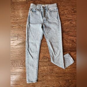 Levi's Women's Light Wash Skinny Jeans